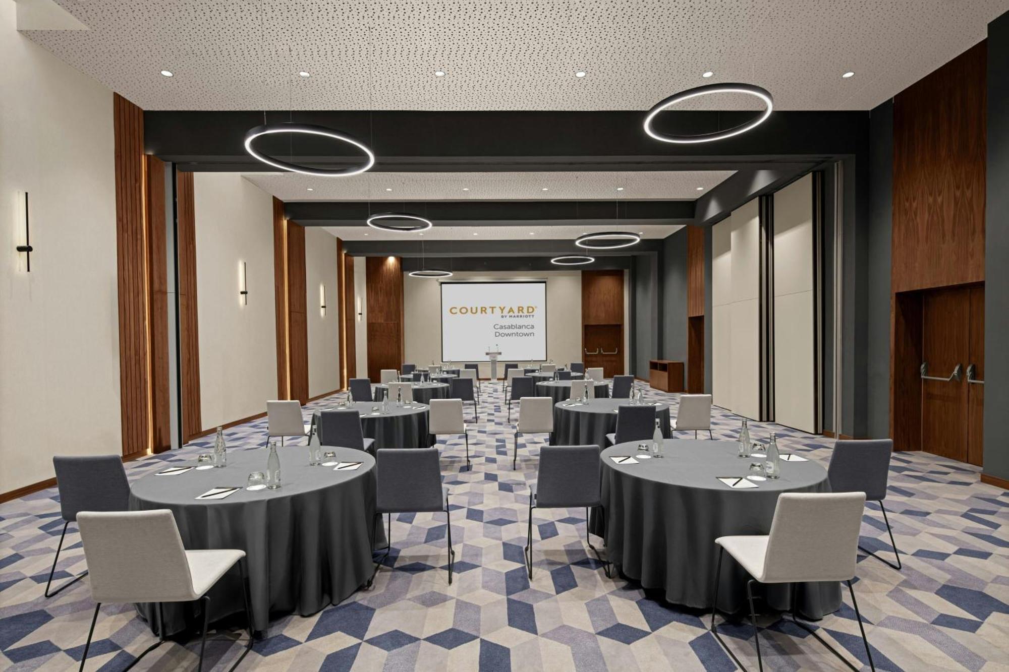 Готель Courtyard By Marriott Casablanca Downtown Екстер'єр фото